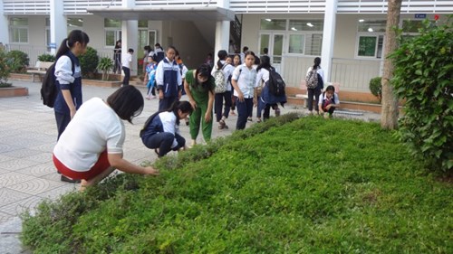 Tổ chức đợt cao điểm  làm sạch môi trường của trường THCS Phúc Đồng năm 2017